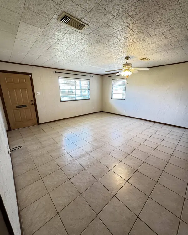 2417 8th, Port Neches, TX 77651
