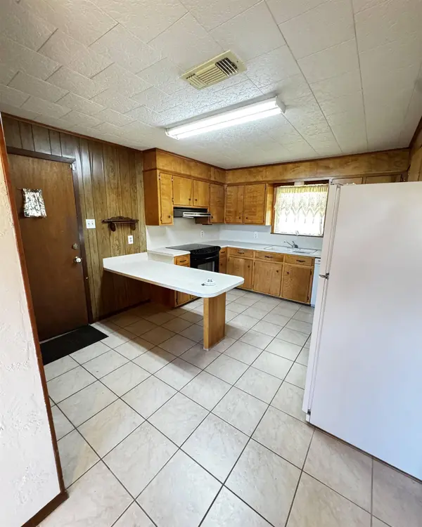 2417 8th, Port Neches, TX 77651