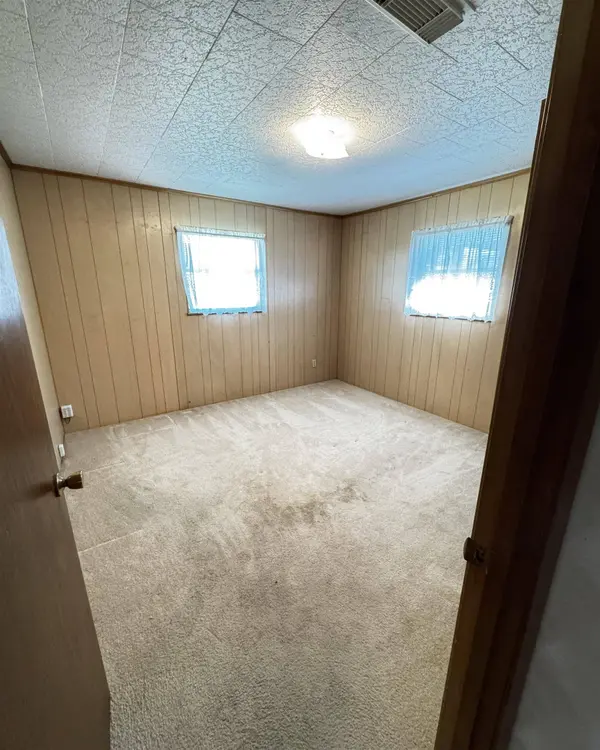 2417 8th, Port Neches, TX 77651