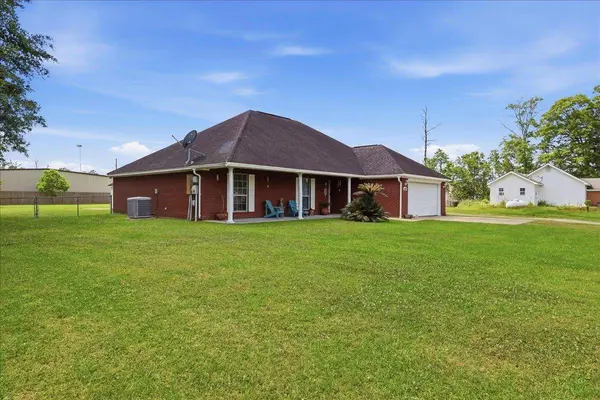 11689 Old Highway 62, Orange, TX 77632