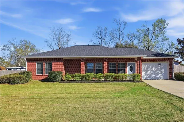 960 Dugas, Bridge City, TX 77611