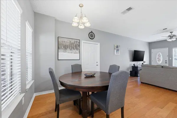 960 Dugas, Bridge City, TX 77611
