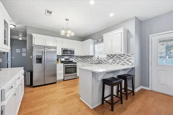 960 Dugas, Bridge City, TX 77611