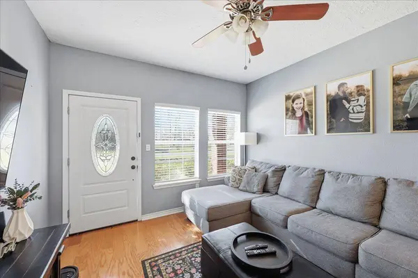 960 Dugas, Bridge City, TX 77611