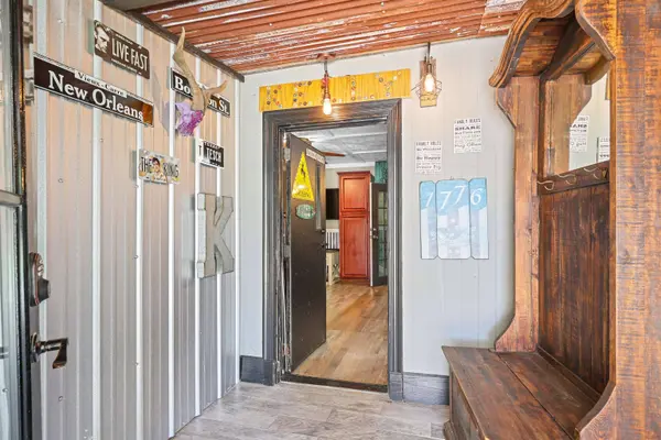 304 Beechwood Loop, Hemphill, TX 75948