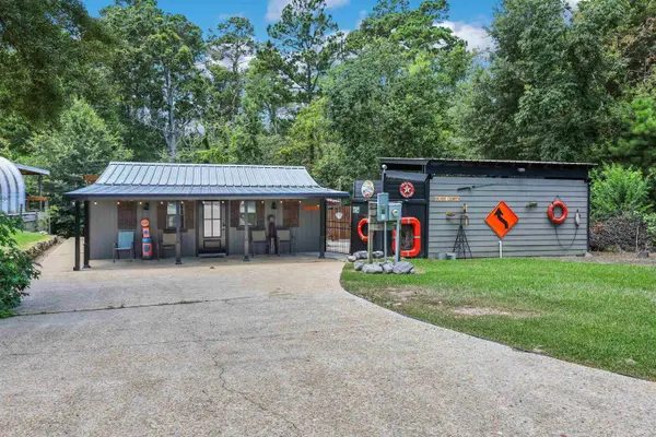 304 Beechwood Loop, Hemphill, TX 75948