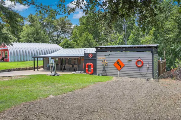 304 Beechwood Loop, Hemphill, TX 75948