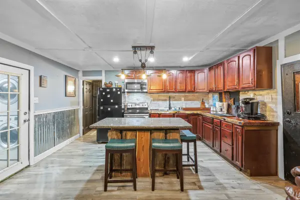 304 Beechwood Loop, Hemphill, TX 75948