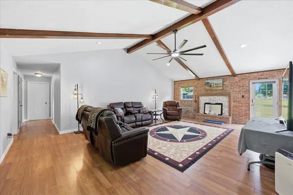 186 Poinsetta, Bridge City, TX 77611