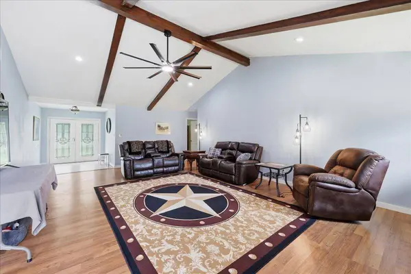 186 Poinsetta, Bridge City, TX 77611