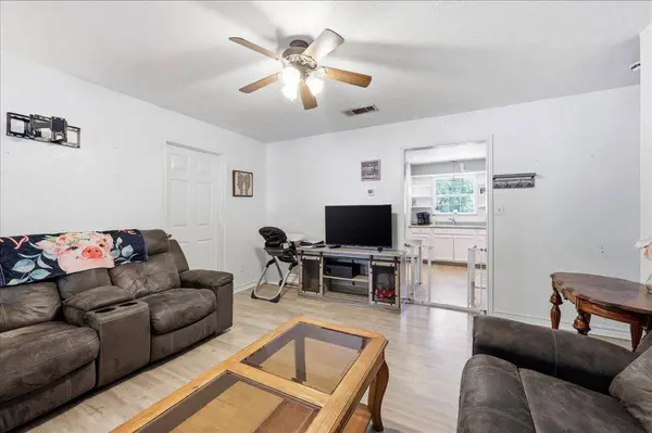 2260 S Timberlane St, Vidor, TX 77662