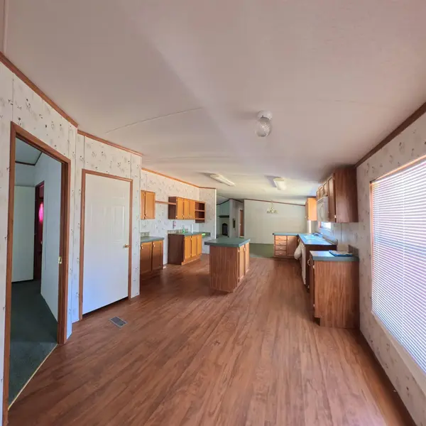 195 Oak Grove, Vidor, TX 77662
