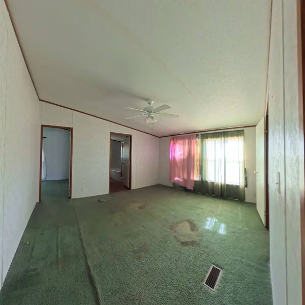 195 Oak Grove, Vidor, TX 77662