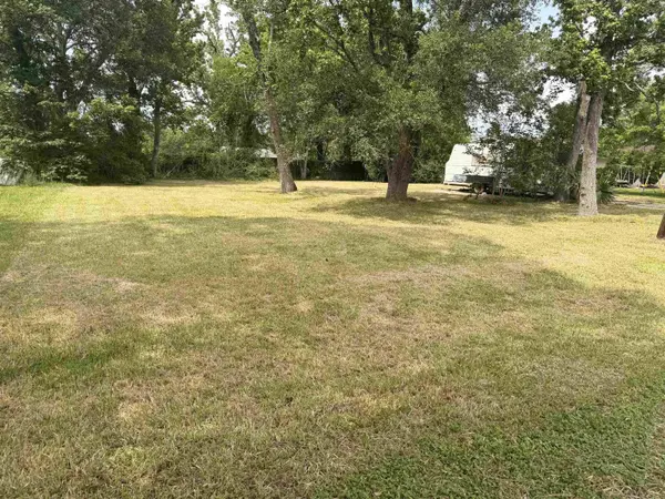5029 Shelley Dr, Beaumont, TX 77705