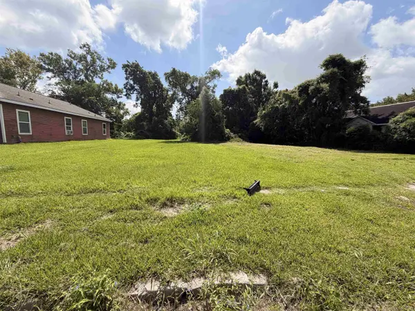 2435 Park St, Beaumont, TX 77701