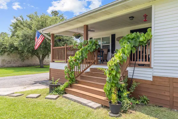 9633 Gilbert RD, Beaumont, TX 77705