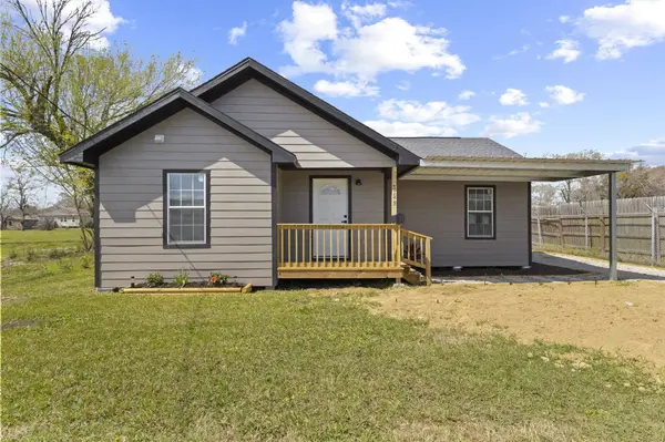 3195 25th St, Port Arthur, TX 77642