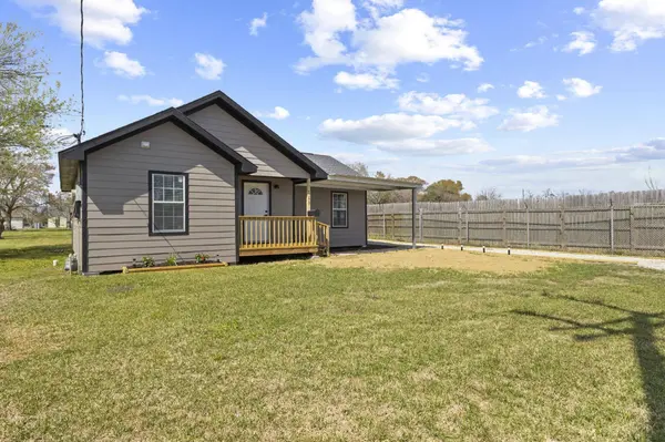 3195 25th St, Port Arthur, TX 77642
