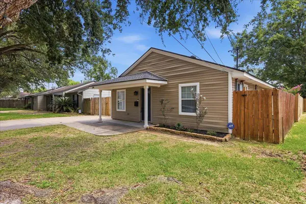 1101 Macarthur Drive, Port Neches, TX 77651