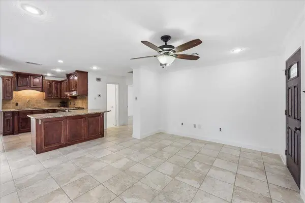 1101 Macarthur Drive, Port Neches, TX 77651