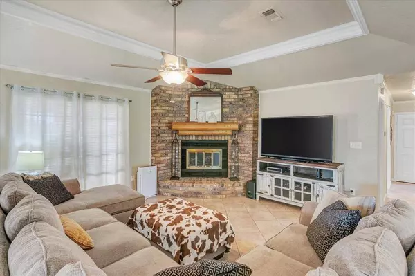 817 Norbert ST, Bridge City, TX 77611