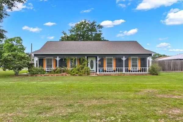 817 Norbert ST, Bridge City, TX 77611