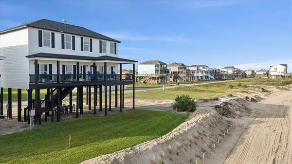 1326 Emerald DR, Port Bolivar, TX 77650