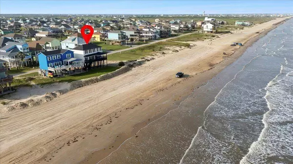 1326 Emerald Dr, Port Bolivar, TX 77650