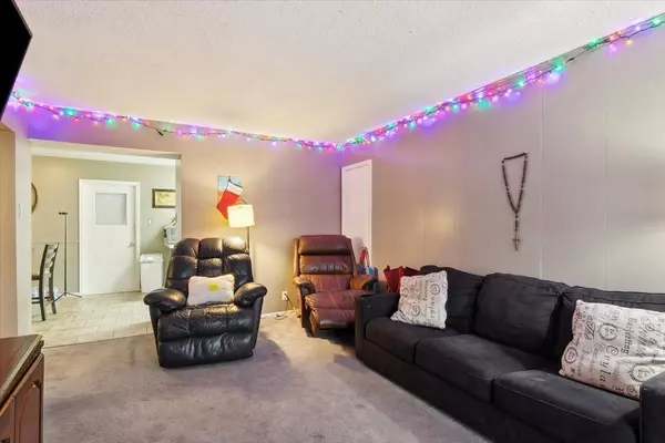 2901 Helena AVE #102, Nederland, TX 77627