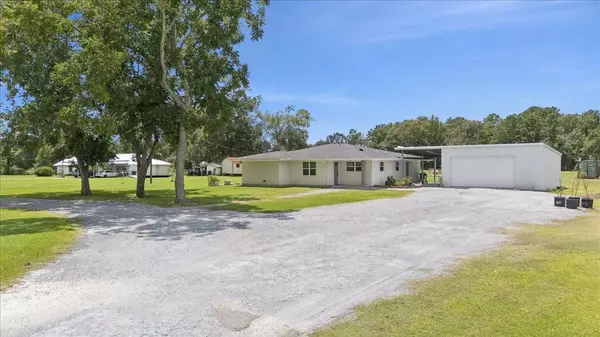 379 Rose LN, Orange, TX 77632