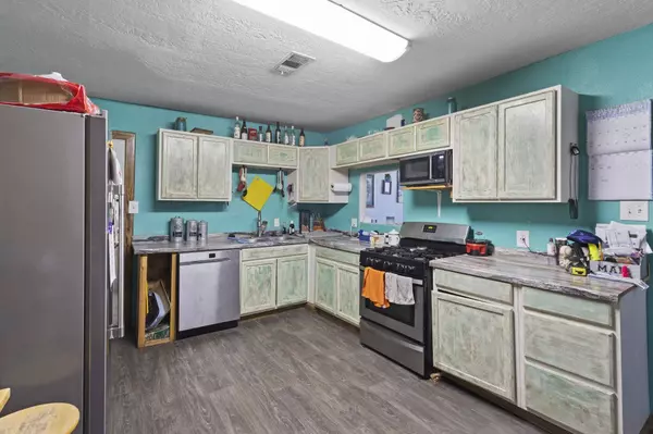 315 N 3rd St, Nederland, TX 77627