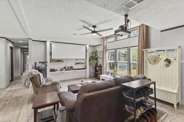 3670 Lakeview Cutoff ST, Orange, TX 77662