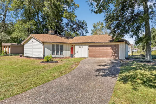 2210 Link AVE, Orange, TX 77630