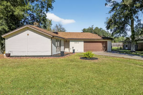 2210 Link AVE, Orange, TX 77630