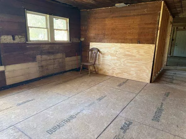 870 W Davis Loop, Vidor, TX 77662