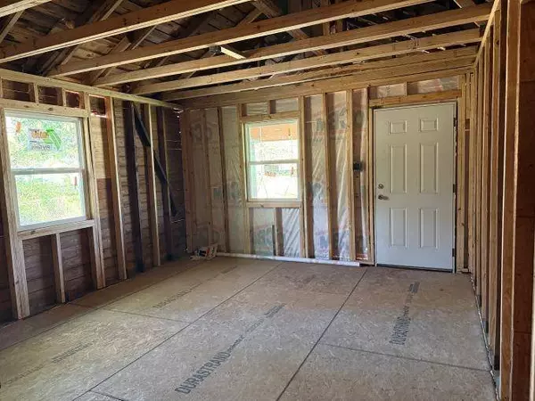 870 W Davis Loop, Vidor, TX 77662