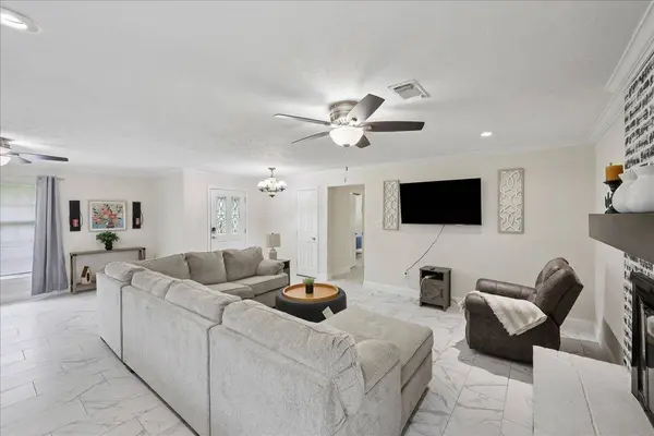 167 Ridgewood St, Bridge City, TX 77611