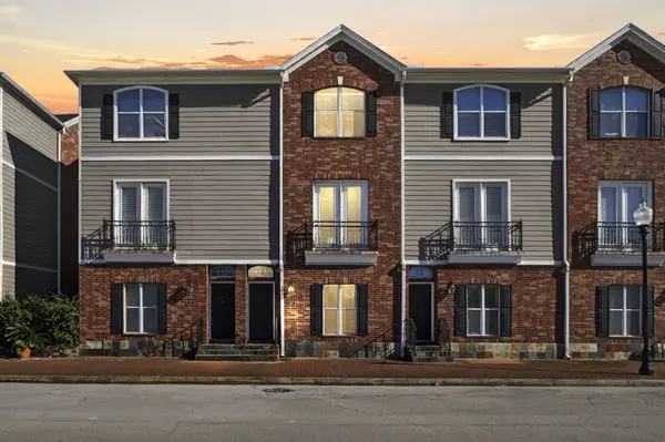 320 Cathedral SQ, Beaumont, TX 77701