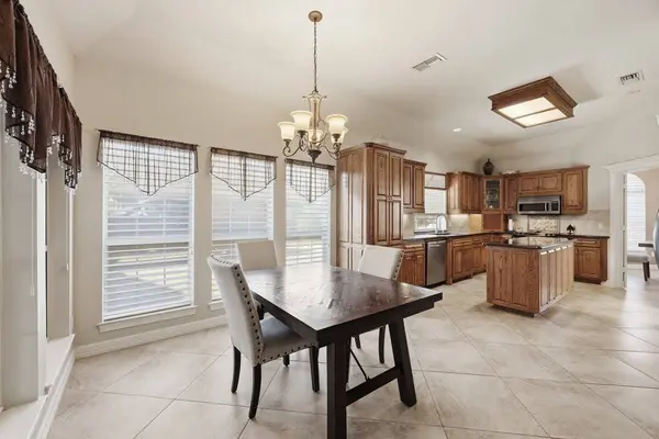 405 Pintail LN, Orange, TX 77630