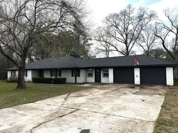 4595 Eaves Rd, Vidor, TX 77662