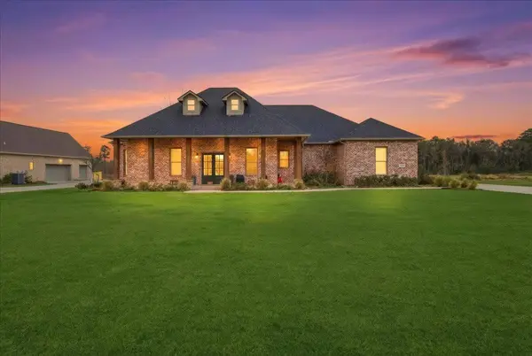 9448 Acadian WAY, Orange, TX 77630