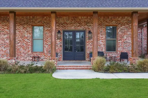 9448 Acadian WAY, Orange, TX 77630