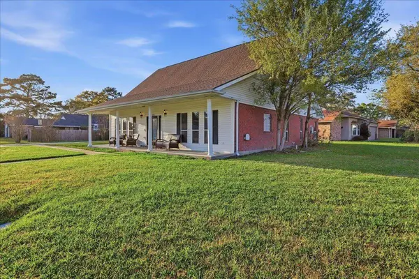 4404 Kitty Chapin, Orange, TX 77632