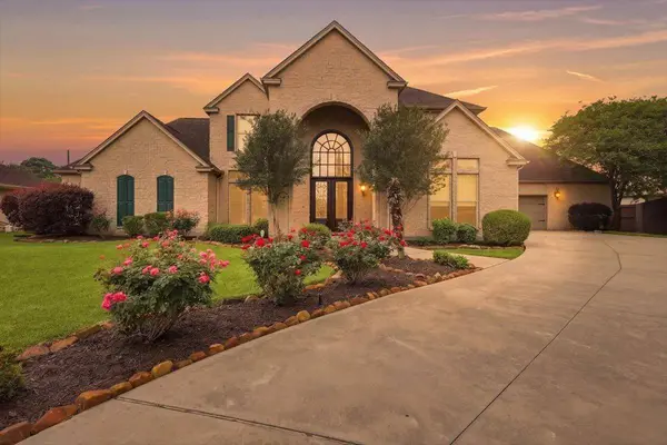 1011 Doornbos Ln, Nederland, TX 77627