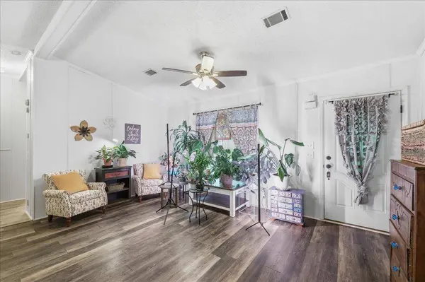 365 Connell Rd, Vidor, TX 77662