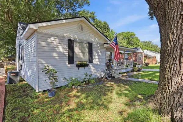 117 23rd St, Nederland, TX 77627