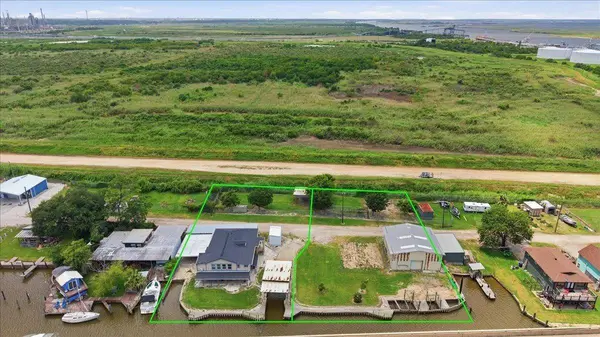 6743 Rainbow Ln, Port Arthur, TX 77642