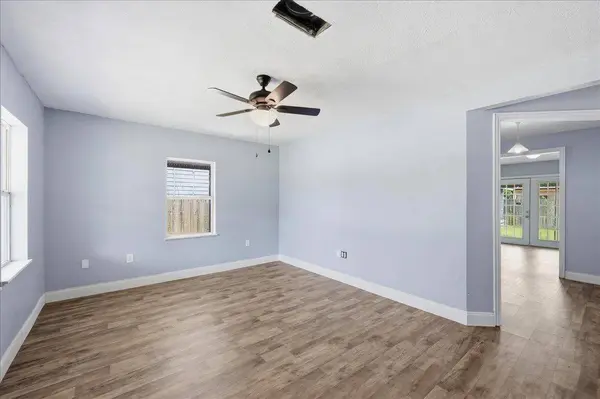 7169 LEONARD AVENUE, Groves, TX 77619