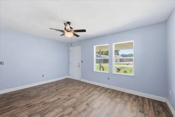 7169 LEONARD AVENUE, Groves, TX 77619