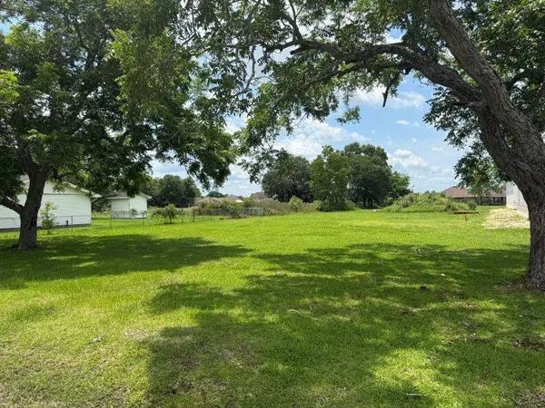 7948 GREEN AVENUE, Nederland, TX 77627